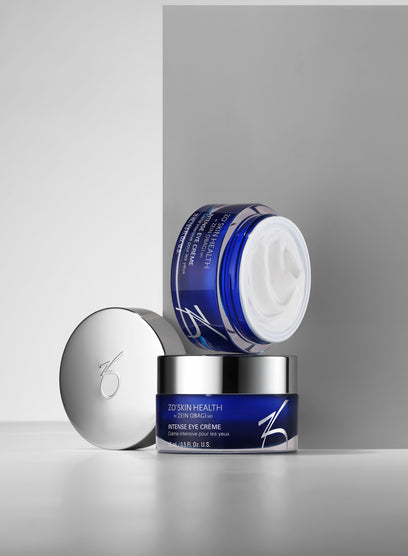 Targeted Retinol Eye Crème | Reduces Wrinkles &amp; Puffiness
This retinol eye crème is formulated to reduce the appearance of fine lines and wrinkles, improving skin texture and overall complexion. Optical diffusers reflect light to minimize the look of dark circles and puffiness, while offering protection against free radical damage.

Key Benefits:

Reduces Fine Lines &amp; Wrinkles: Targets visible signs of aging around the eyes.
Minimizes Dark Circles &amp; Puffiness: Optical diffusers reduce the appearance of unde